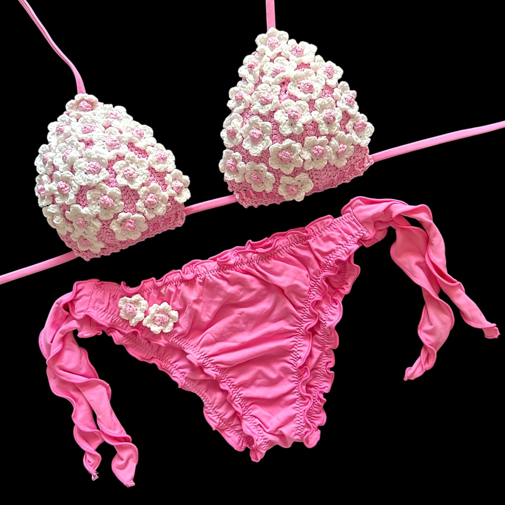 Bikini Triangolo Uncinetto Rosa con Fiorellini Bianchi - Bikini D'amare Riccione